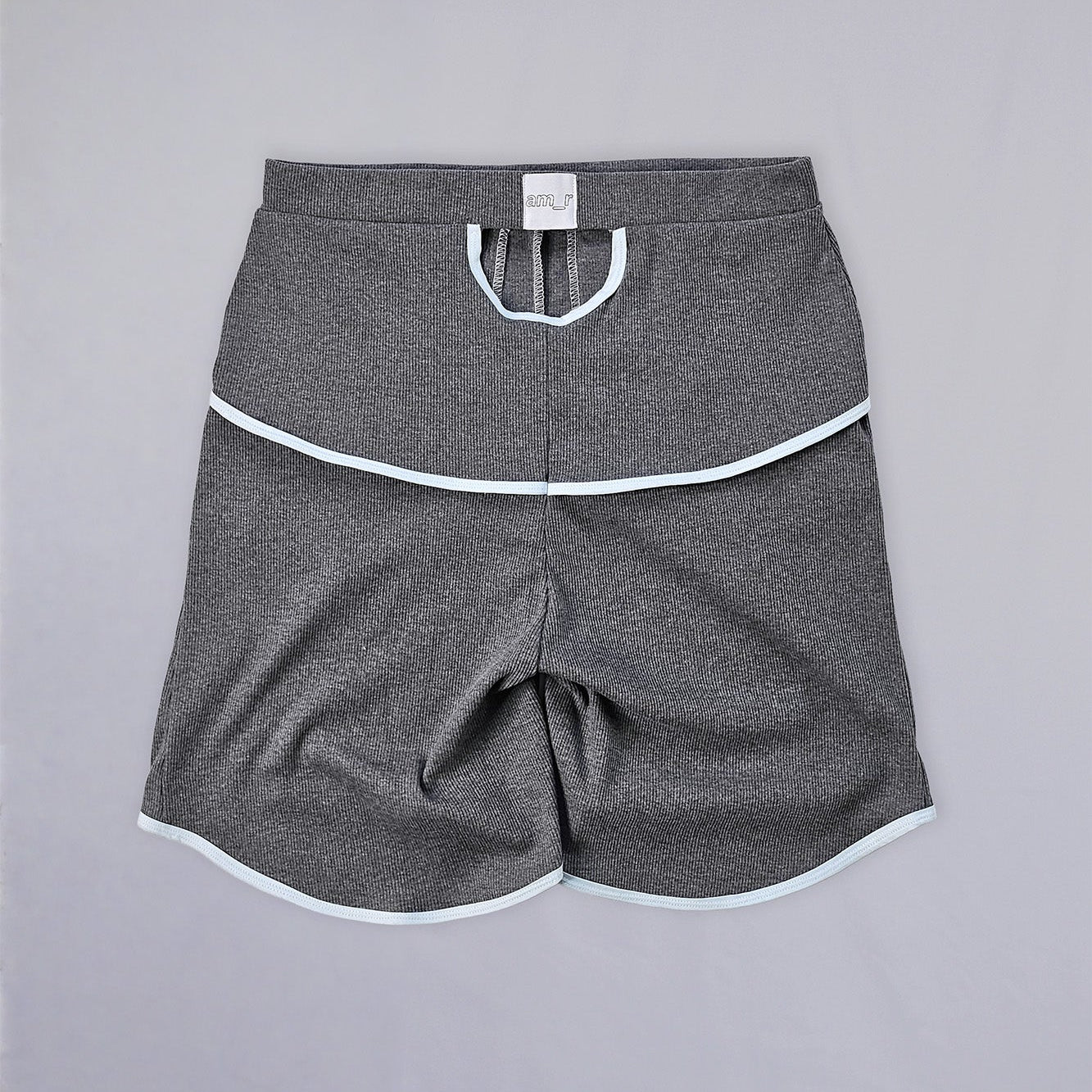 THE SHORT GRIS