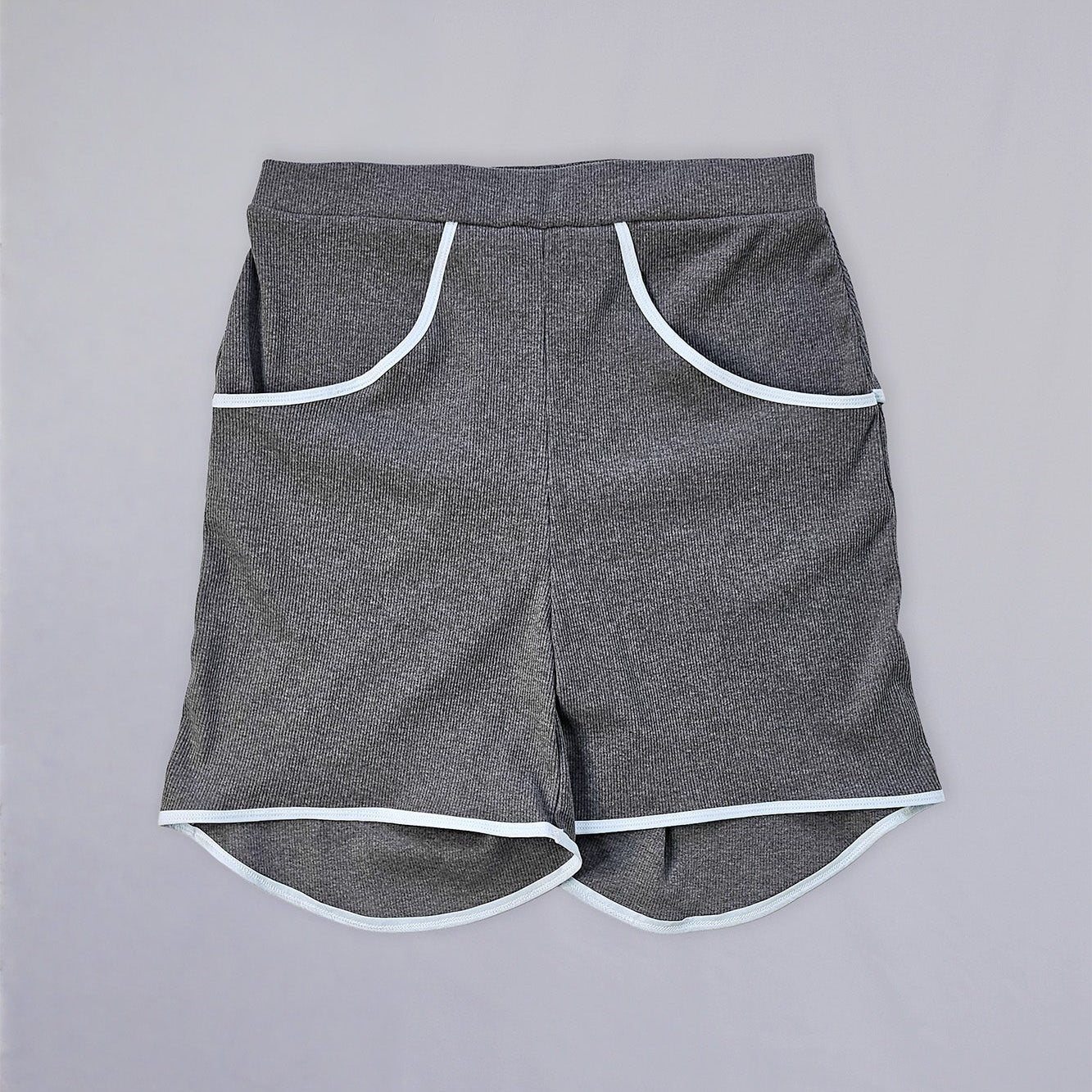 THE SHORT GRIS